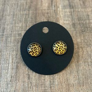Homemade Earrings -‎ 12mm diameter circle - post style - animal print